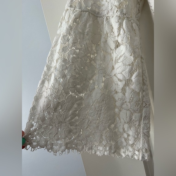 WHBM V-Neck Long Sleeve Lace Top Size Medium - Picture 12 of 13